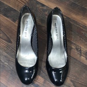 Black patent leather pumps